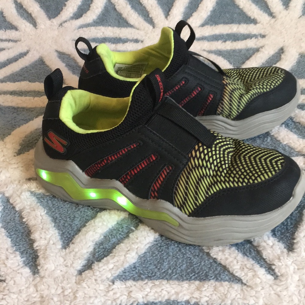 Lace free Light up sketchers